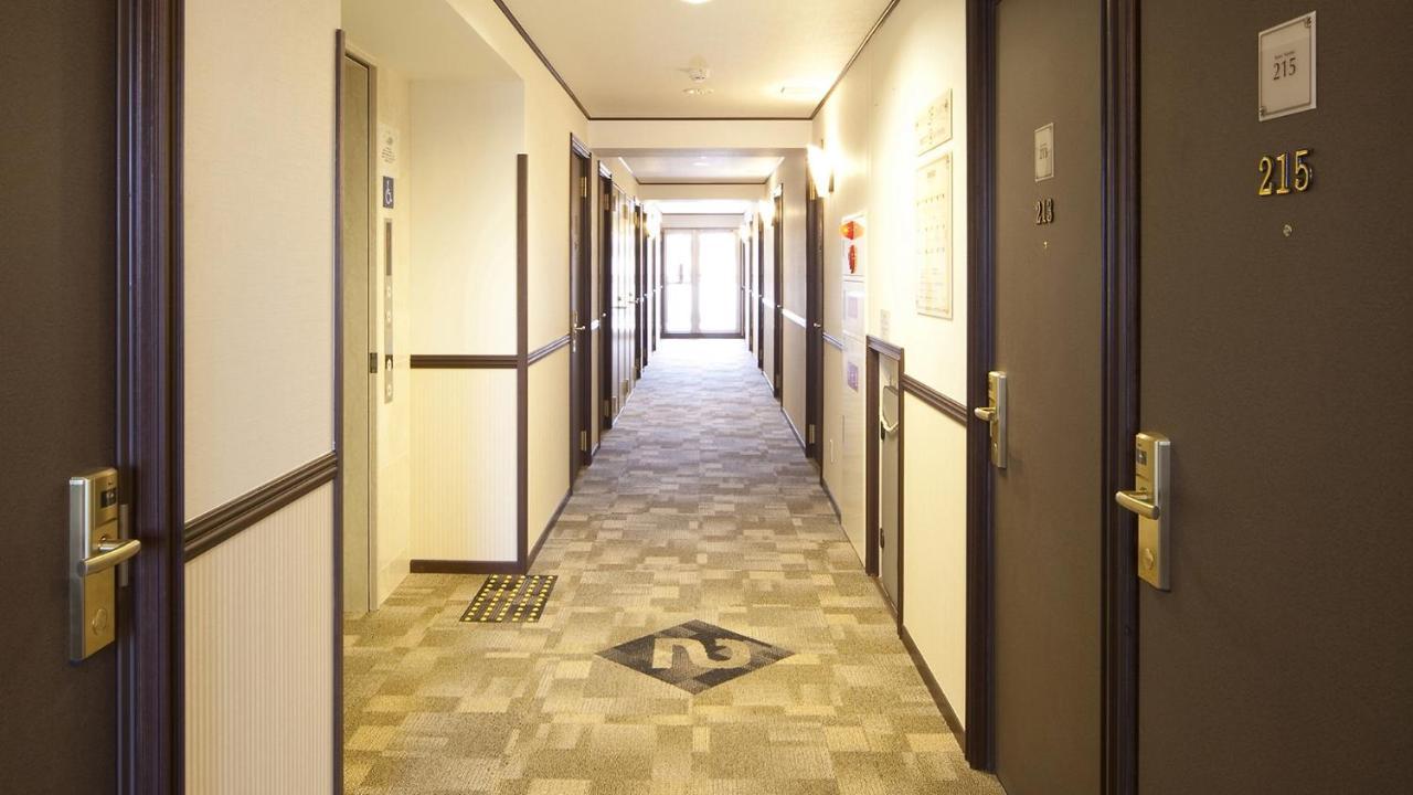 Toyoko Inn Shin-Osaka-eki Higashi-guchi Exterior foto